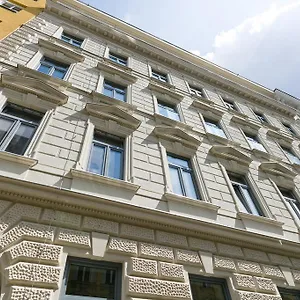 https://stay-apartments-castellez.vienna-besthotels.com