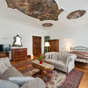 https://codelli-delux-apartment.hotels-in-ljubljana.com